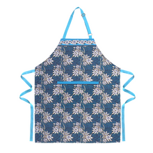 Load image into Gallery viewer, William Morris Tulip & Willow Apron - Modgy
